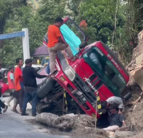 terperosok ke parit di kawasan Sembahe
